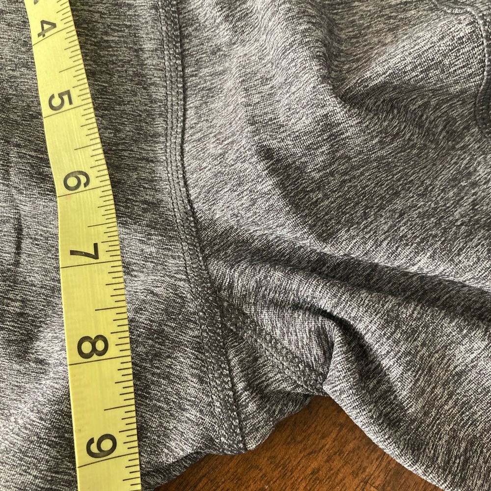 SALE Size 4 Cropped Teal Lululemon Legging. Great Used Condition! - Picture 4 of 7